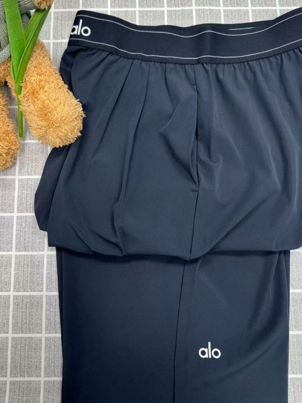 💙 Navy Blue Alo Yoga Suit Up Pants (Regular Length) - Casual Chic 🙆‍♀️ NWT - Picture 6 of 7
